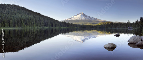 Fotografía Mt Hood Reflection on Trillium Lake Panorama
