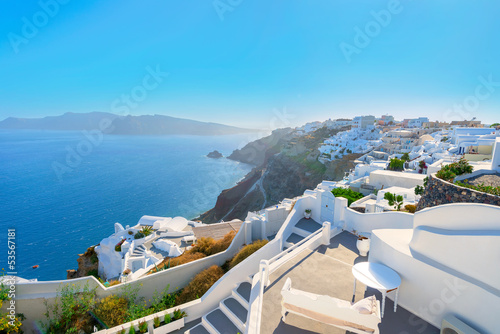 Board z aluminiowym obramowaniem Grecja słynna wyspa santorini na Cykladach, panoramiczny widok na tr