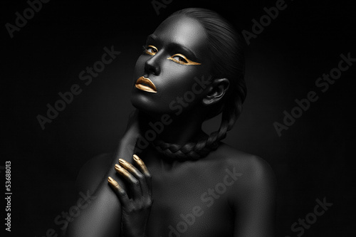 Naklejka dekoracyjna beautiful black girl with golden make-up