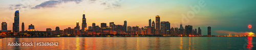 Board z aluminiowym obramowaniem Centrum Chicago, il o zachodzie słońca