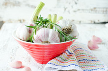 Fresh Garlic In A Bowl