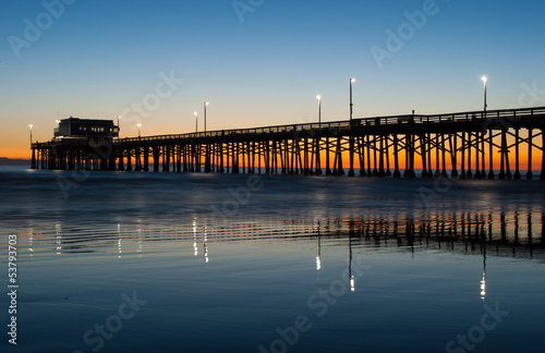 Naklejka samoprzylepna Newport beach molo zachód słońca