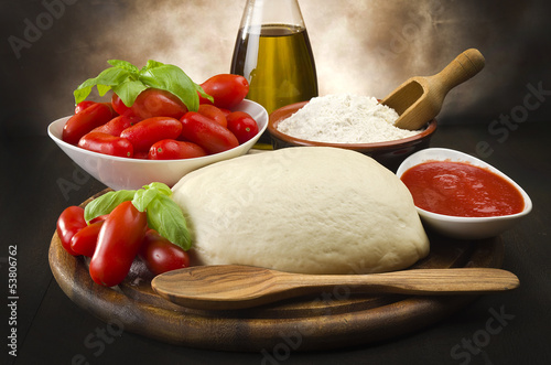 Tapeta ścienna Pomidorowa mąka z bazylii olej z oliwek do domowej pizzy