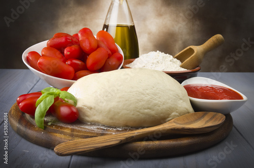 Tapeta ścienna Pomidorowa mąka z bazylii olej z oliwek do domowej pizzy