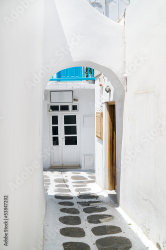 tradycyjny-grecki-dom-na-mykonos-wyspie-grecja