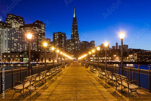 Board z aluminiowym obramowaniem Molo 7 w san francisco