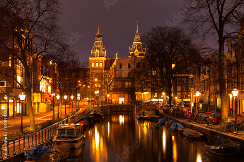Obraz na płótnie canvas Amsterdam wieczorem. 