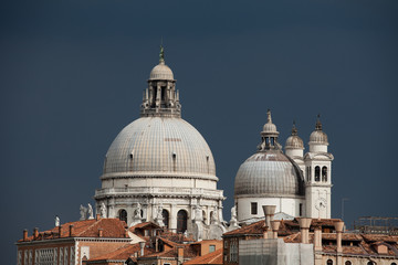 Wall Mural - Venice - the view on Canal Grande and Salute before the storm