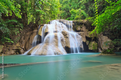 Plakat na papierze fotorealistycznym Hui mae kamin wodospad w parku narodowym, kanchanaburi, Tajlandia