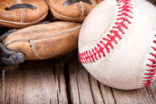 Board z aluminiowym obramowaniem Baseball i mitenka na drewniane tła