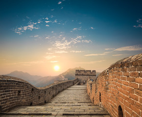 the great wall at dusk