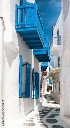 Board z aluminiowym obramowaniem Tradycyjny grecki aleja na wyspie mykonos, Grecja