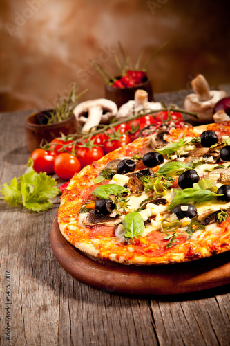 Naklejka samoprzylepna Świeża pizza