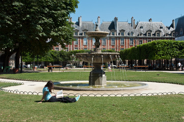 Wall Mural - place des vosges à Paris