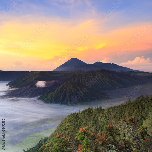 Obraz na płótnie canvas czteroczęściowy "tetraptyk" Góra bromo w Tengger semeru park narodowy na wschód, wschód