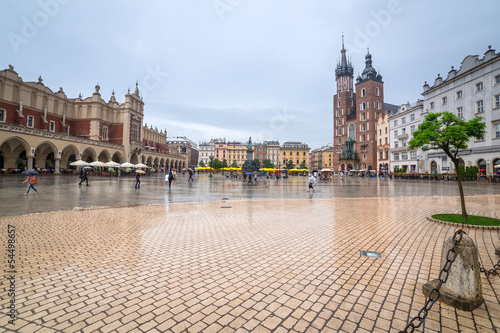 Board z aluminiowym obramowaniem Główny plac starego miasta w krakowie, polska
