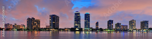 Plakat na papierze fotorealistycznym Scena nocna miami