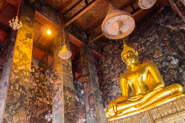 Big golden buddha in Wat Suthat