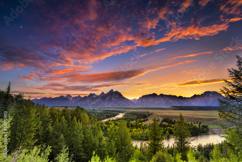 letni-zachod-slonca-nad-snake-river-overlook