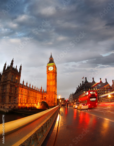 Obraz na płótnie canvas Big ben wieczorem, londyn, wielka brytania