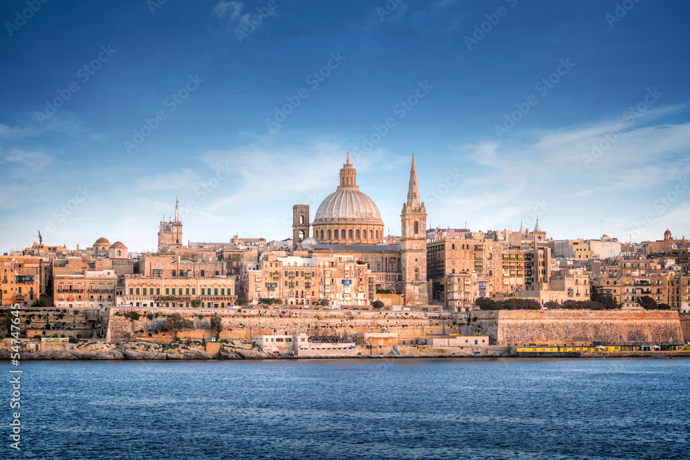 Valletta skyline with the St. Pauls Cathedral - obrazy, fototapety, plakaty 