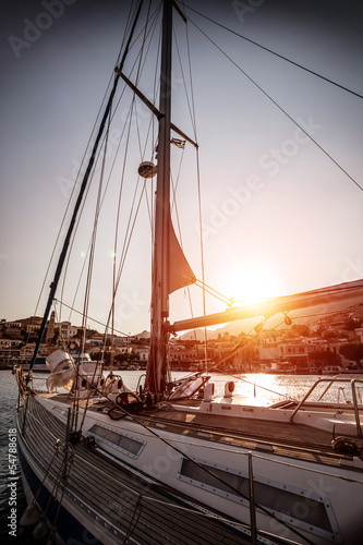 Obraz w ramie Luxury sailboat in sunset