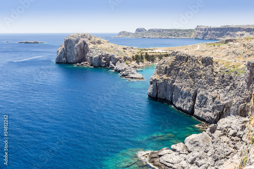 Obraz na płótnie canvas czteroczęściowy "tetraptyk" St Paul's Bay i skały w Lindos, Rodos, Grecja