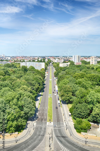 Obraz na płótnie canvas Miasto berlin widziane z pomnika column zwycięstwo