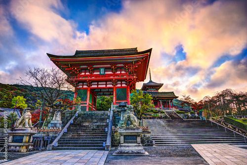 Plakat na papierze fotorealistycznym Brama świątyni kiyomizu-dera