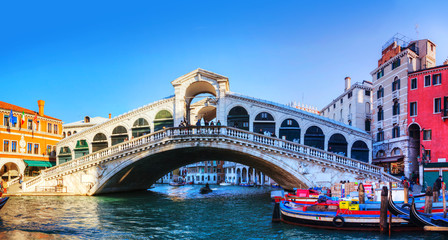 Poster - Rialto Bridge (Ponte Di Rialto) on a sunny day