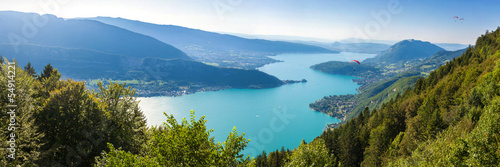 Photo Panoramic view of the Annecy lake from Col du Forclaz