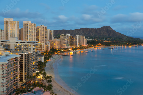 Fotoboard na płycie Nocny widok na miasto honolulu i plażę waikiki