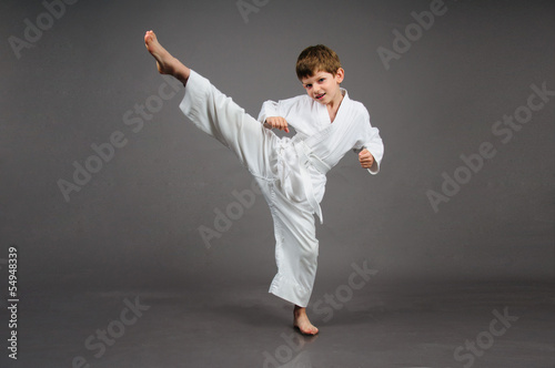 Fotoboard na płycie Chłopiec karate w białym kimonie