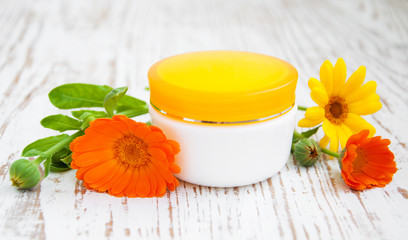 Sticker - Face cream and calendula flowers