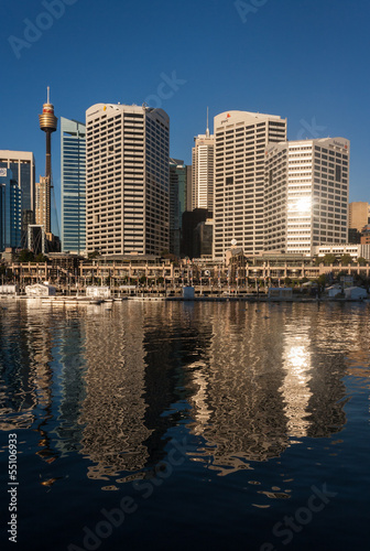 Board z aluminiowym obramowaniem Wieżowce w kochanym porcie, Sydney