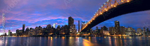 Naklejka samoprzylepna Nyc most queensboro i panoramę Manhattanu o zmierzchu