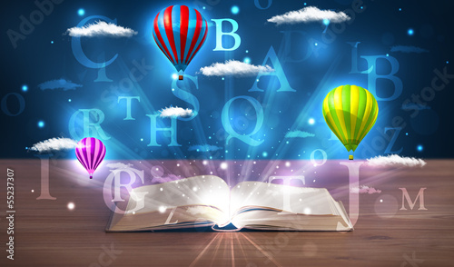 Plakat na papierze fotorealistycznym Otwarta książka z świecące fantasy streszczenie chmury i balony