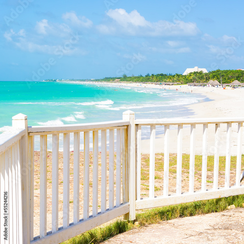 Plakat na papierze fotorealistycznym Plaża varadero na Kubie widziane z nadmorskiego domu