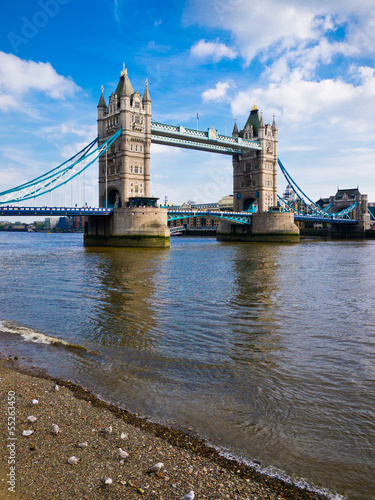 Naklejka na drzwi Tower bridge in london