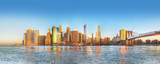 Fototapeta Miasta - New York City panorama in the morning