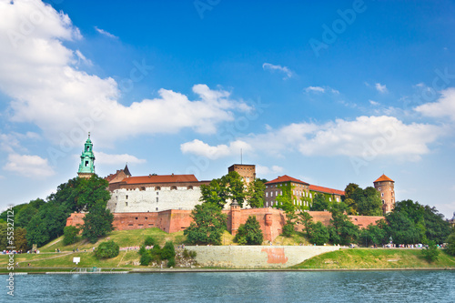 Board z aluminiowym obramowaniem Piękny średniowieczny zamek wawel, kraków, polska