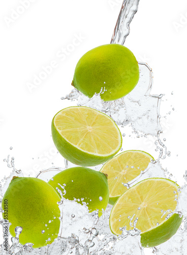 Fotoboard na płycie Świeża limonka w plusk wody