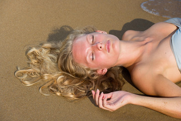 Poster - woman on the beach