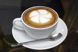 Fototapeta Mapy - Flower on latte coffee art/Latte Art coffee