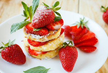 Canvas Print - cheesecake dessert with fresh strawberries