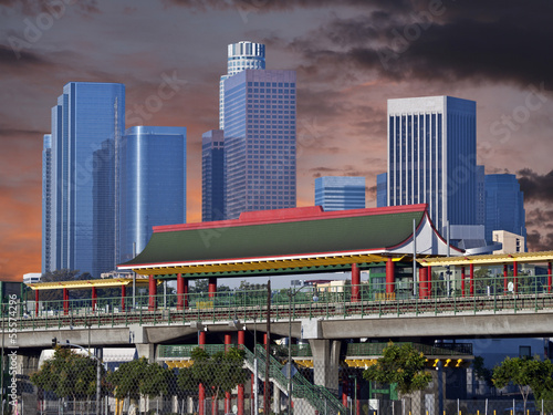 Naklejka samoprzylepna Centrum los angeles chinatown stacji zachód słońca
