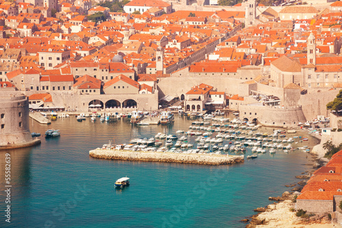Board z aluminiowym obramowaniem Mury i port w Dubrowniku