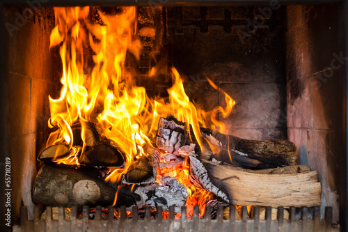 Foto-Leinwand ohne Rahmen - Kamin mit Flammen und Feuer (von Kzenon)
