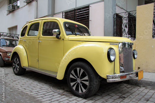 Naklejka - mata magnetyczna na lodówkę Havana yellow car #2