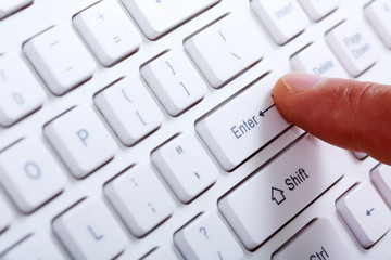 Aufkleber - Finger with a computer keyboard.
